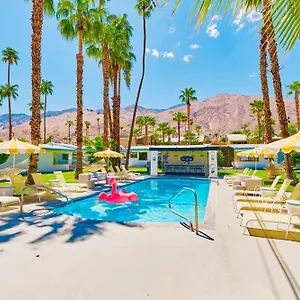 A Place In The Sun: Adults-only Midcentury Boutique With Heated Pool United States